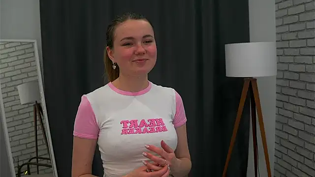 ElmiraZiel online show from December 4, 2025, 10:13 am