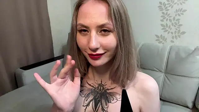 Snapshot of _Dori chatting on December 13, 2025, 7:53 pm Dori online show from December 13, 2025, 7:53 pm