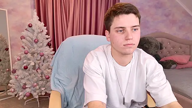 Olie Sparkle online show from December 5, 2025, 1:25 am