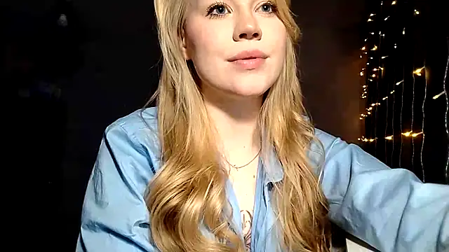 LunaPeony online show from March 31, 2026, 8:31 pm