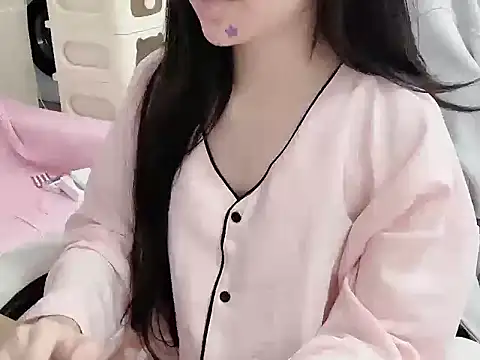 Yuyu-baobei online show from March 12, 2026, 3:23 am