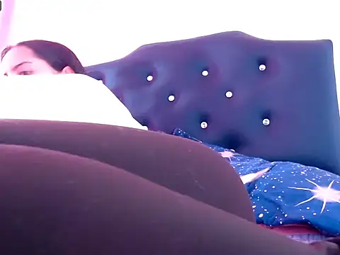 MisNicol online show from April 8, 2026, 2:50 pm