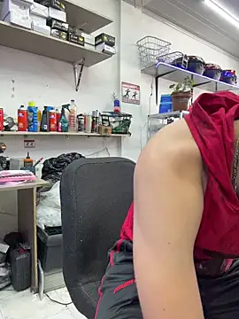 Snapshot of Johan_stick chatting on December 15, 2025, 5:17 pm Johan stick online show from December 15, 2025, 5:17 pm