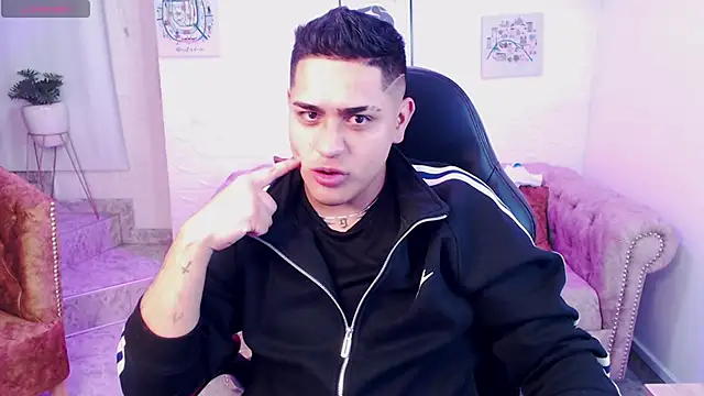 Snapshot of aroon_12 chatting on December 15, 2025, 3:22 am aroon 12 online show from December 15, 2025, 3:22 am