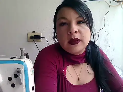 Snapshot of antonella-3433 chatting on December 5, 2025, 6:15 pm antonella-3433 online show from December 5, 2025, 6:15 pm