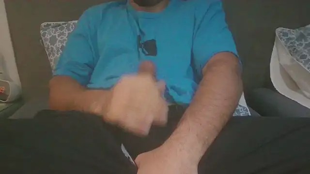 Snapshot of userre08 chatting on December 18, 2025, 8:15 pm userre08 online show from December 18, 2025, 8:15 pm