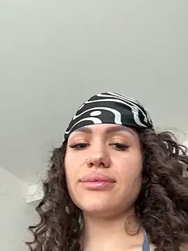 SiennaLuxexx online show from March 9, 2026, 1:15 pm