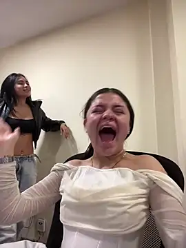 Camila Duarte2 online show from April 2, 2026, 1:53 pm