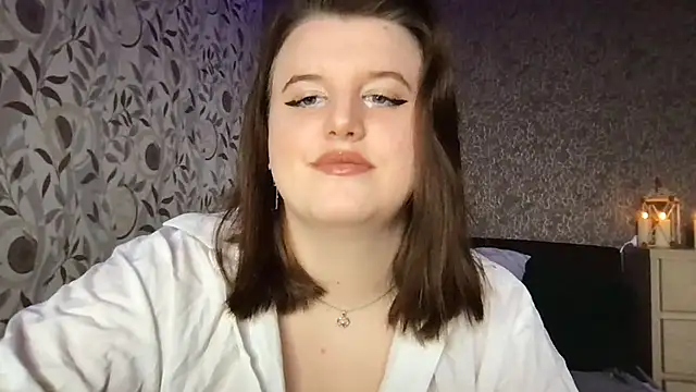 Snapshot of KrisToday chatting on December 3, 2025, 9:07 am KrisToday online show from December 3, 2025, 9:07 am