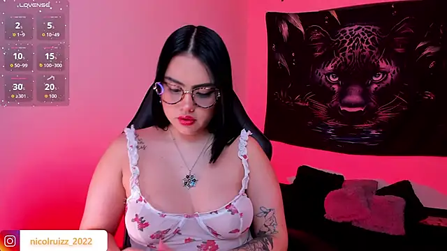 Snapshot of Nicolle_Ruizz chatting on December 3, 2025, 10:35 am Nicolle Ruizz online show from December 3, 2025, 10:35 am