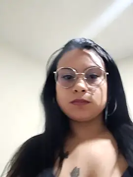 Snapshot of Laura_Daza1 chatting on December 3, 2025, 12:51 am Laura Daza1 online show from December 3, 2025, 12:51 am