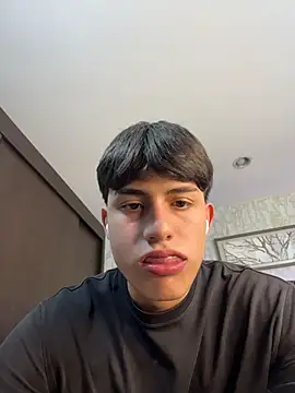 Snapshot of Lander_Cruz chatting on April 24, 2026, 9:06 pm Lander Cruz online show from April 24, 2026, 9:06 pm