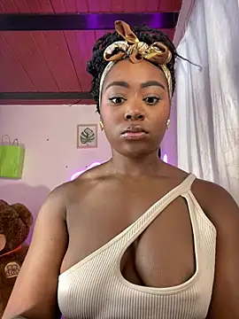 Snapshot of Cynthia_es chatting on February 24, 2026, 2:26 pm Cynthia es online show from February 24, 2026, 2:26 pm