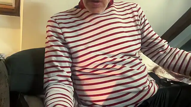 Snapshot of CBT-Sounding chatting on December 13, 2025, 8:14 pm CBT-Sounding online show from December 13, 2025, 8:14 pm