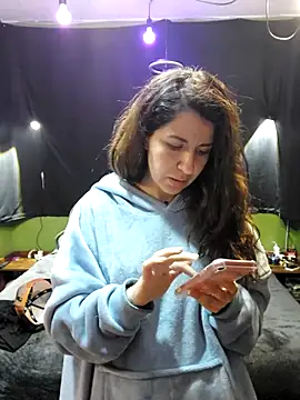 NatyMia online show from December 14, 2025, 1:44 am