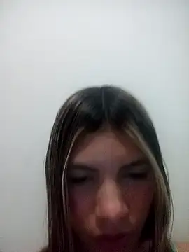 Snapshot of Sweetprouble_17 chatting on December 13, 2025, 10:15 pm Sweetprouble 17 online show from December 13, 2025, 10:15 pm