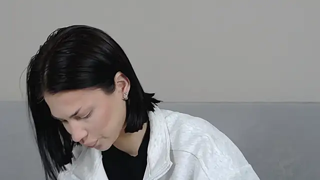 RachaelMils online show from April 10, 2026, 3:56 am