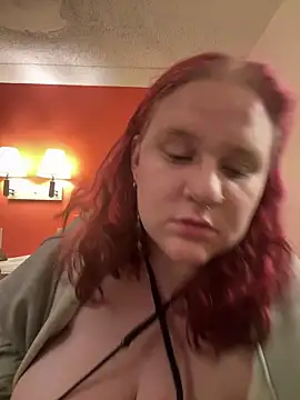 ivylynn420 online show from December 14, 2025, 2:33 pm