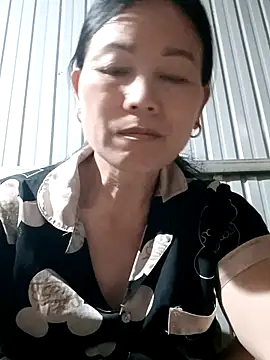 Lili-123k online show from May 26, 2026, 2:40 am