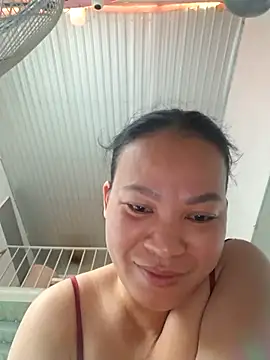 Snapshot of felicity_chloe chatting on April 9, 2026, 8:42 am felicity chloe online show from April 9, 2026, 8:42 am