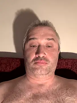 Snapshot of Olomoucak1982 chatting on April 19, 2026, 6:21 pm Olomoucak1982 online show from April 19, 2026, 6:21 pm