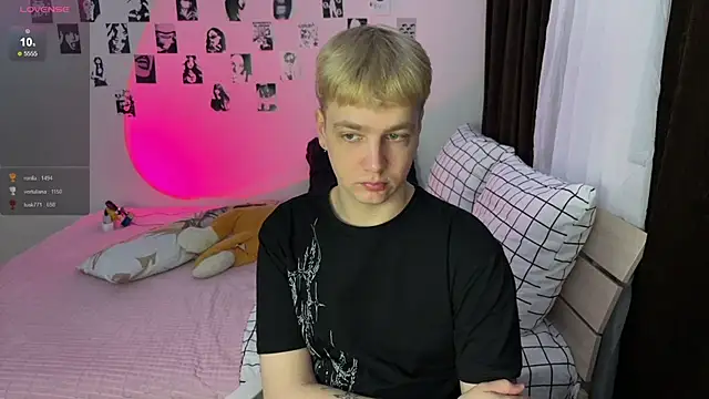 Snapshot of olivertasty2 chatting on December 16, 2025, 1:05 pm olivertasty2 online show from December 16, 2025, 1:05 pm