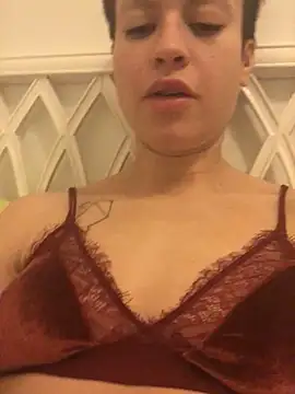 Snapshot of YoungDutchRuby chatting on December 15, 2025, 10:14 pm YoungDutchRuby online show from December 15, 2025, 10:14 pm