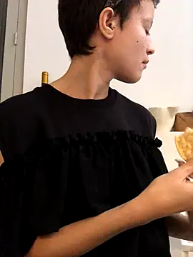 Snapshot of YoungDutchRuby chatting on December 16, 2025, 4:12 pm YoungDutchRuby online show from December 16, 2025, 4:12 pm