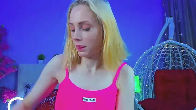 Snapshot of Gina_Gina_love chatting on February 6, 2026, 1:10 am Gina Gina love online show from February 6, 2026, 1:10 am