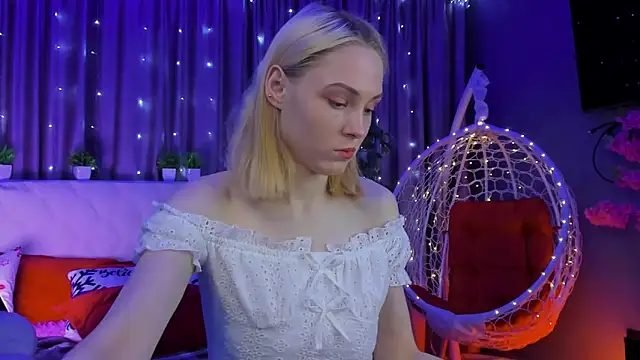 Snapshot of Gina_Gina_love chatting on February 14, 2026, 1:13 am Gina Gina love online show from February 14, 2026, 1:13 am