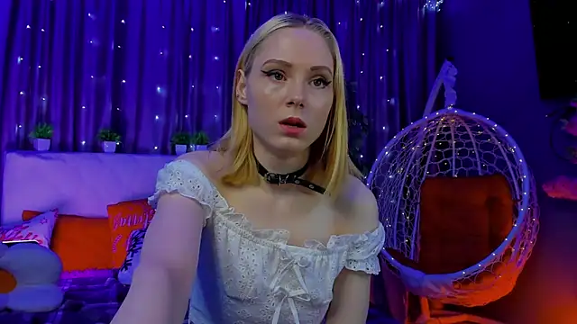 Snapshot of Gina_Gina_love chatting on February 15, 2026, 1:13 am Gina Gina love online show from February 15, 2026, 1:13 am