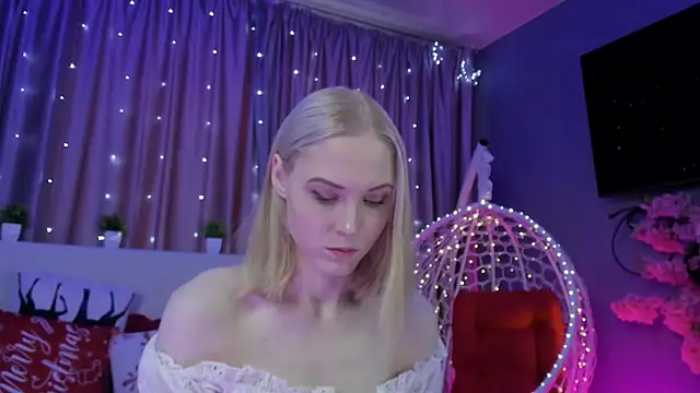 Snapshot of Gina_Gina_love chatting on February 25, 2026, 1:59 am Gina Gina love online show from February 25, 2026, 1:59 am