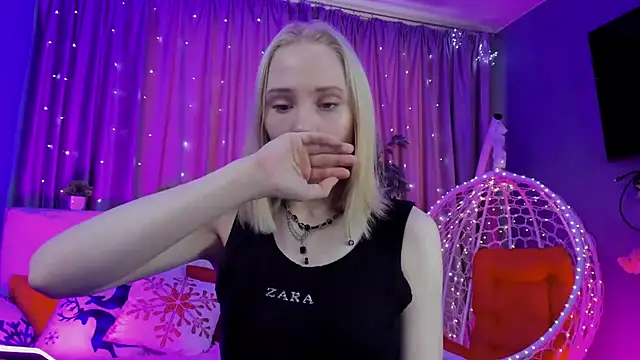 Snapshot of Gina_Gina_love chatting on February 27, 2026, 2:33 am Gina Gina love online show from February 27, 2026, 2:33 am