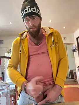 Snapshot of Bigdaad92 chatting on March 9, 2026, 12:42 pm Bigdaad92 online show from March 9, 2026, 12:42 pm