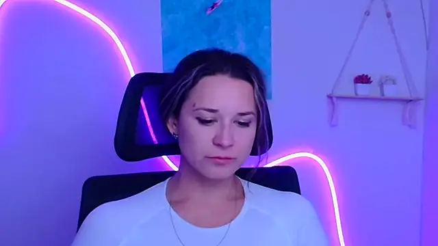 Melodie Aster online show from December 21, 2025, 12:12 pm