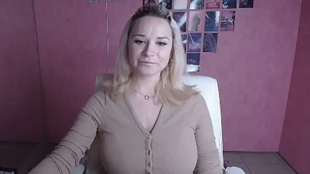 Melodie Aster online show from June 16, 2026, 5:21 am