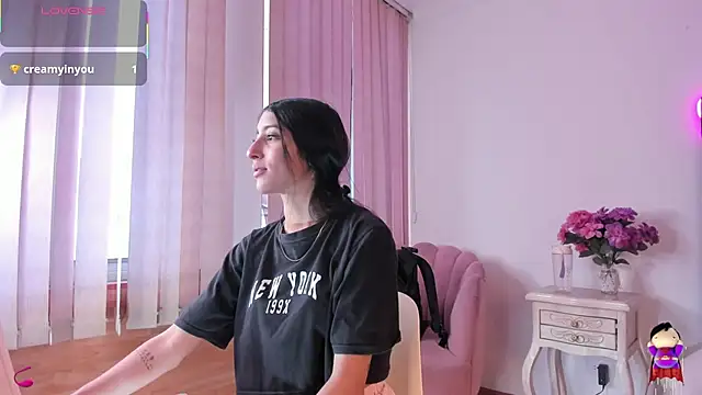 Snapshot of lya__brown chatting on December 22, 2025, 1:30 pm lya brown online show from December 22, 2025, 1:30 pm