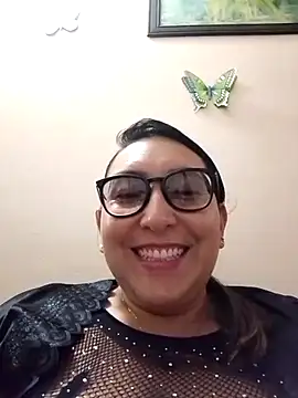 Snapshot of Valeria_montana_ chatting on April 22, 2026, 12:02 am Valeria montana online show from April 22, 2026, 12:02 am