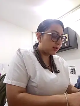 Snapshot of Valeria_montana_ chatting on April 22, 2026, 12:07 pm Valeria montana online show from April 22, 2026, 12:07 pm