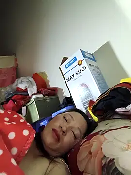 Snapshot of Y-eahi chatting on December 4, 2025, 5:21 pm Y-eahi online show from December 4, 2025, 5:21 pm