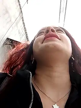 Snapshot of chatting on December 4, 2025, 1:53 pm online show from December 4, 2025, 1:53 pm