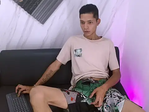 Snapshot of Axel_Marcu chatting on December 4, 2025, 12:25 pm Axel Marcu online show from December 4, 2025, 12:25 pm