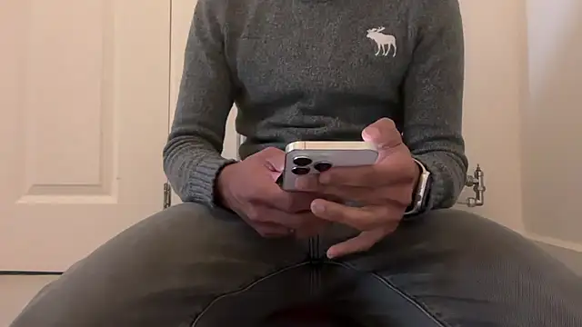 Snapshot of RandyRik chatting on December 15, 2025, 2:10 pm RandyRik online show from December 15, 2025, 2:10 pm