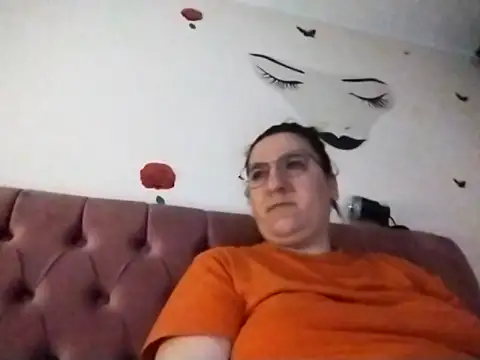 Snapshot of Dana92va chatting on March 31, 2026, 3:01 pm Dana92va online show from March 31, 2026, 3:01 pm