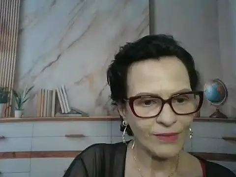 Snapshot of Luna-Hot0802 chatting on December 17, 2025, 5:52 pm Luna-Hot0802 online show from December 17, 2025, 5:52 pm