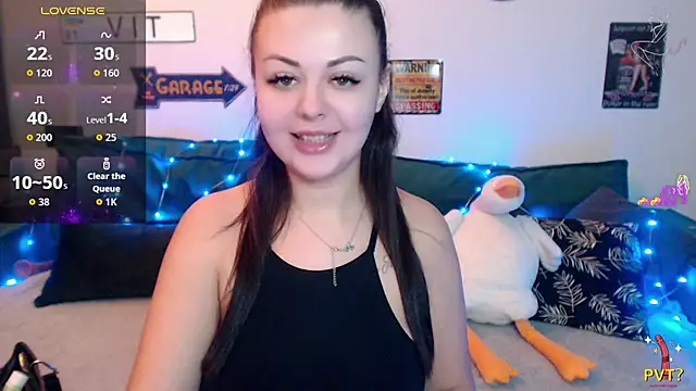 Snapshot of MonicaMoonly chatting on December 5, 2025, 8:27 pm MonicaMoonly online show from December 5, 2025, 8:27 pm