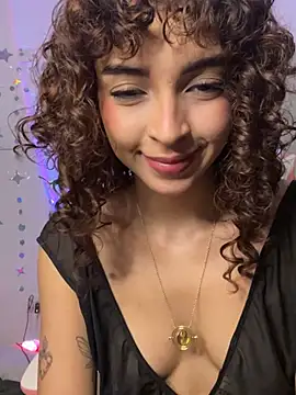 Snapshot of Anne_Wyntheris chatting on April 19, 2026, 2:11 am Anne Wyntheris online show from April 19, 2026, 2:11 am