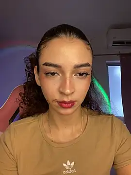 Snapshot of Anne_Wyntheris chatting on June 19, 2026, 10:13 pm Anne Wyntheris online show from June 19, 2026, 10:13 pm