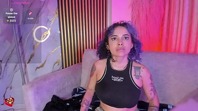 Snapshot of velvet_ari chatting on December 16, 2025, 4:28 am velvet ari online show from December 16, 2025, 4:28 am