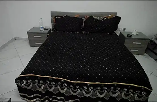 perlaa777 online show from December 22, 2025, 10:29 pm